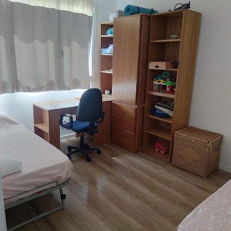 Apartment Close To The Beach With Free Parking Badalona Kültér fotó