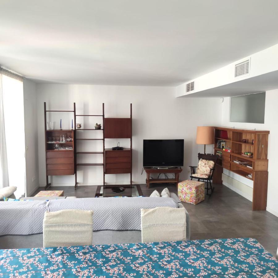 Apartment Close To The Beach With Free Parking Badalona Kültér fotó