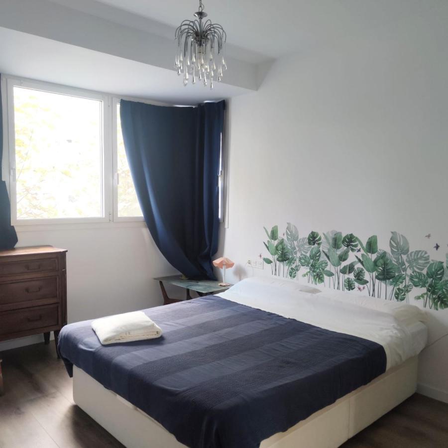 Apartment Close To The Beach With Free Parking Badalona Kültér fotó