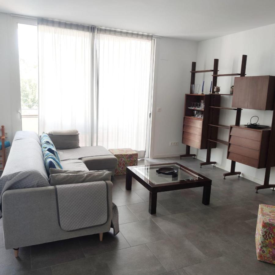Apartment Close To The Beach With Free Parking Badalona Kültér fotó